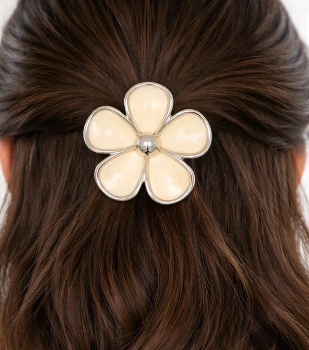 Vintage White Hair Clip Daisy Flower Ornamentโ Converted Pin Brooch 2.25" Silver